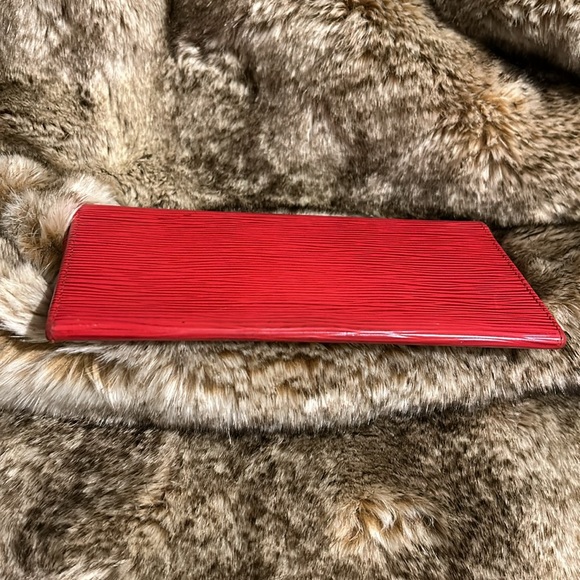 Rare Louis Vuitton Red Epi Porte Yen 3 Cartes Credit Bifold Long Wallet- Amazing - Picture 5 of 10
